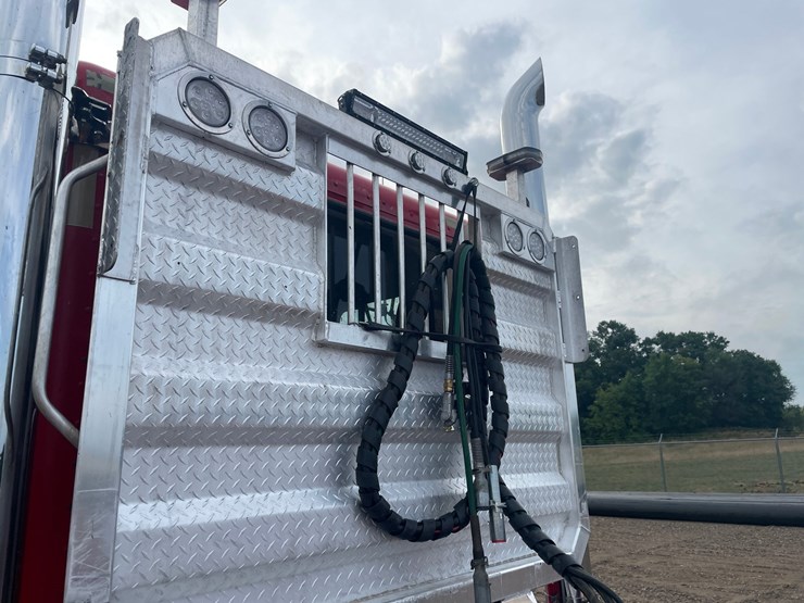 1999-peterbilt-379-image-25