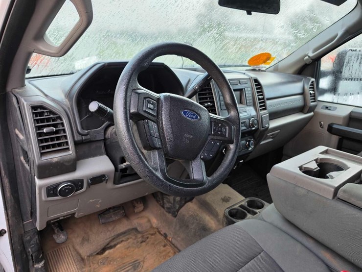 2019-ford-f250-xl-image-12