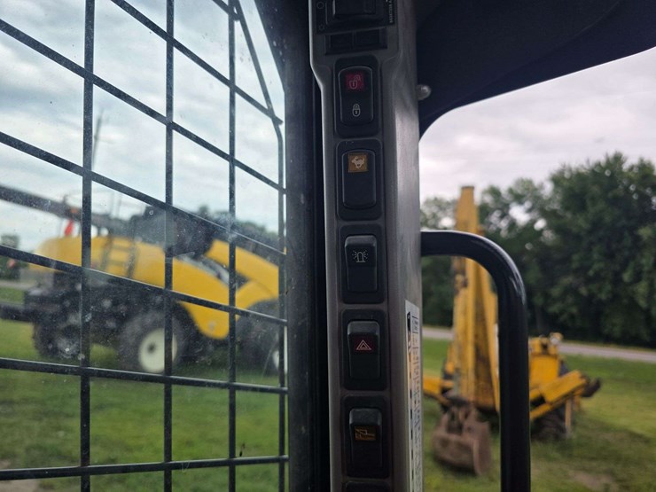 new-holland-c232-image-41
