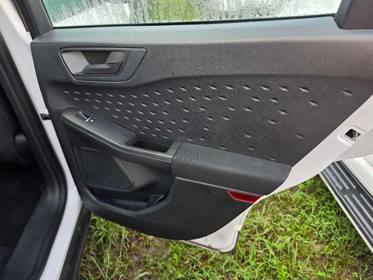 2020-ford-escape-image-9