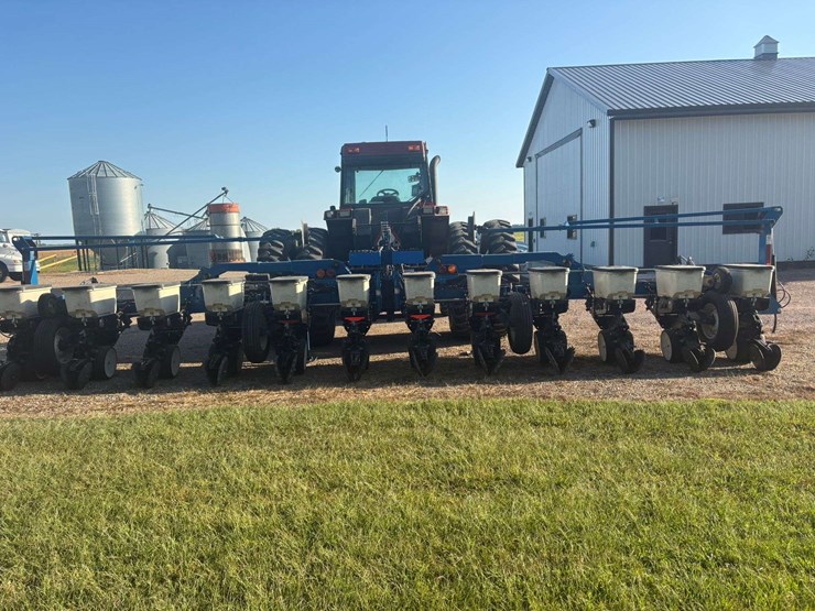 2014-kinze-3140-image-2