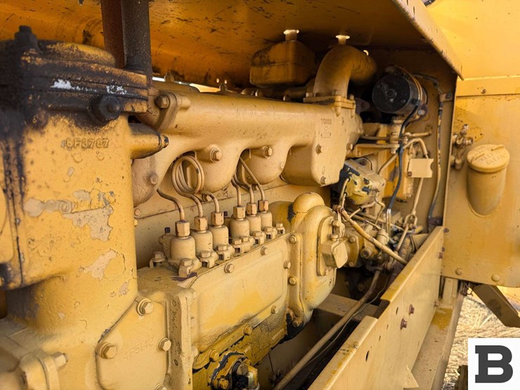 caterpillar-12-image-27