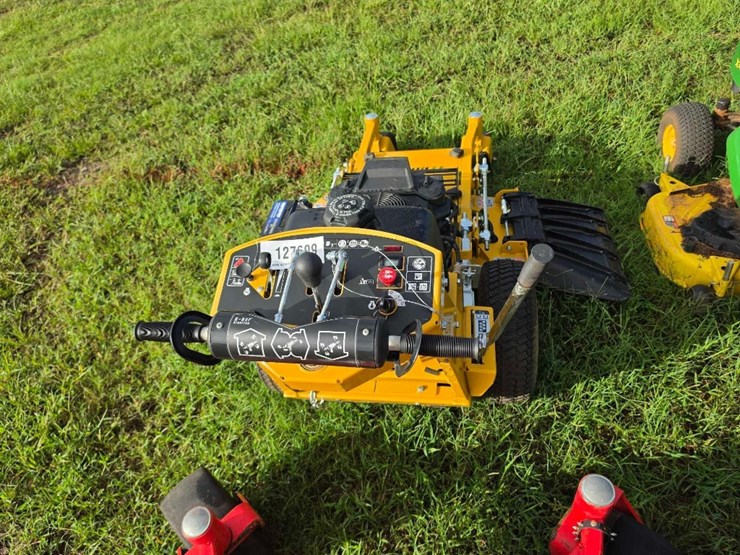 119---hustler-trimstar-walk-behind-zero-turn-mower-image-5