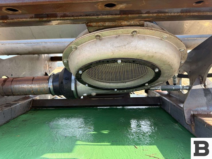 2008-custom-22.5'-air-seeder-image-42