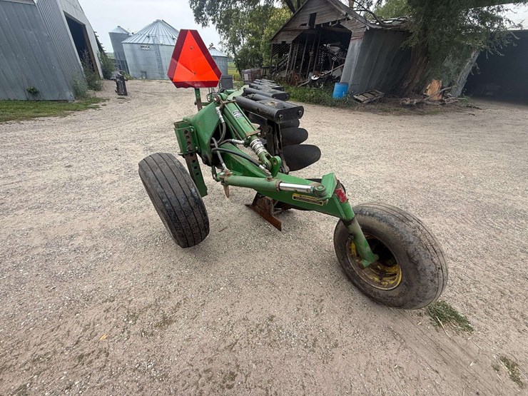 john-deere-2810-image-8