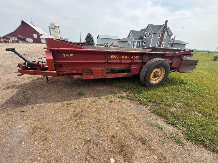 new-holland-165-image-12