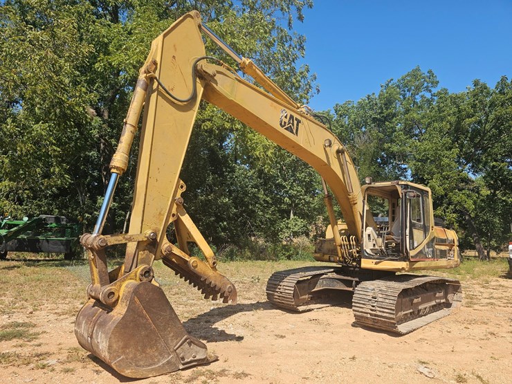 caterpillar-320-image-1