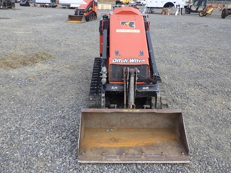 2022-ditch-witch-sk800-image-8