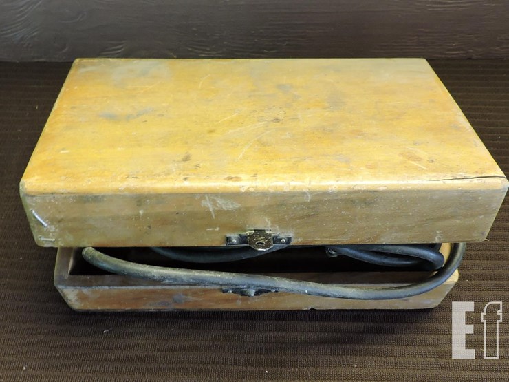 vintage-dremel-in-original-wooden-box,-working-image-2