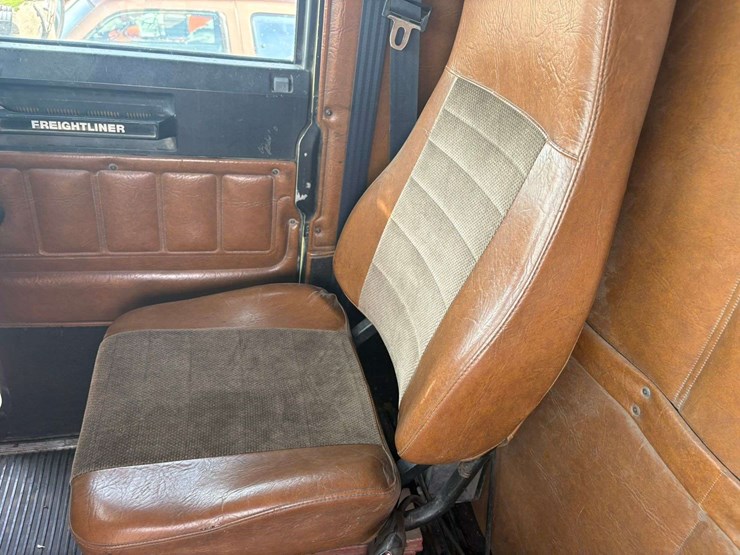 1990-cummins-855-image-36