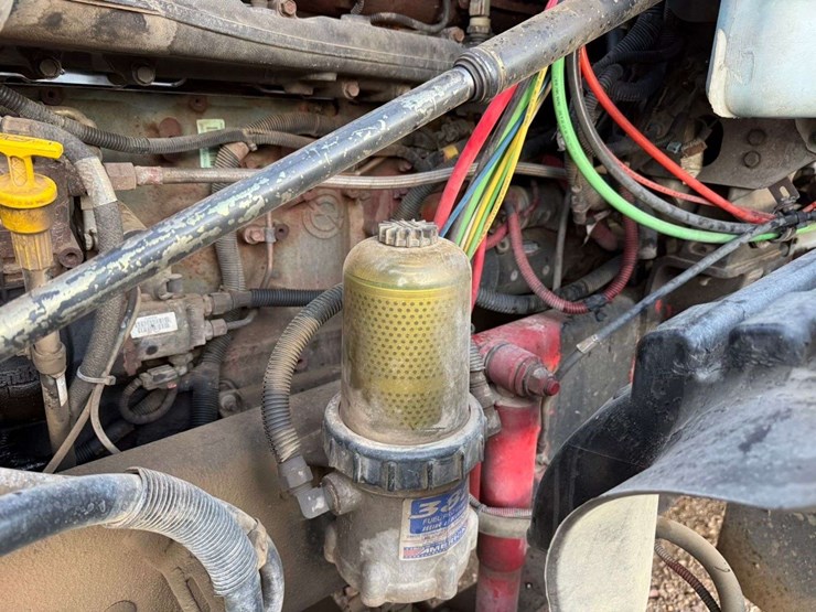 2005-freightliner-century-120-image-8