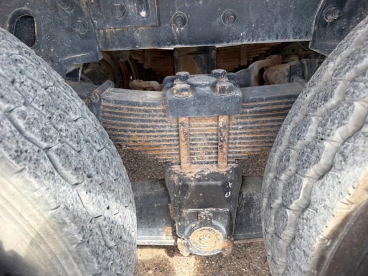 2009-peterbilt-367-image-6
