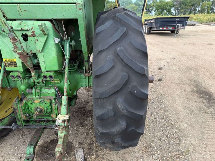 john-deere-4020-image-22