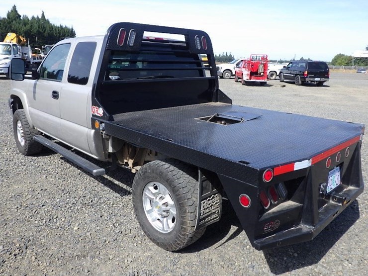 2004-chevrolet-2500hd-image-3