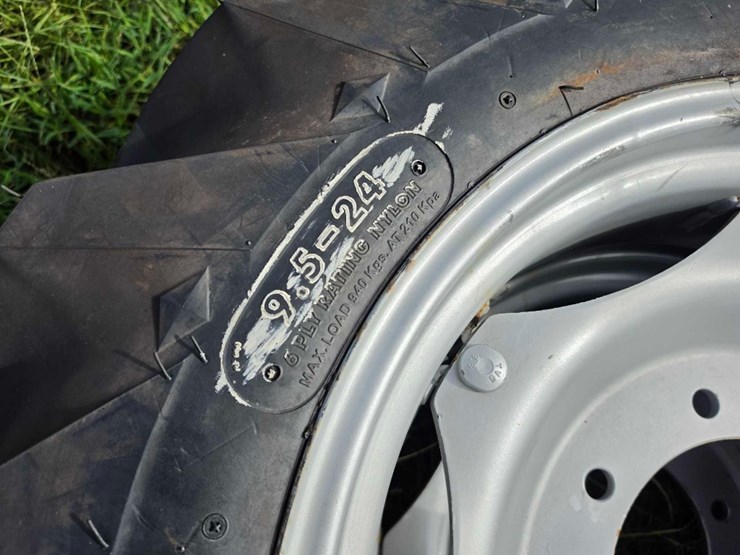 238---2-goodyear-9.5-24-image-3