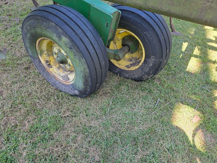john-deere-2210-image-11