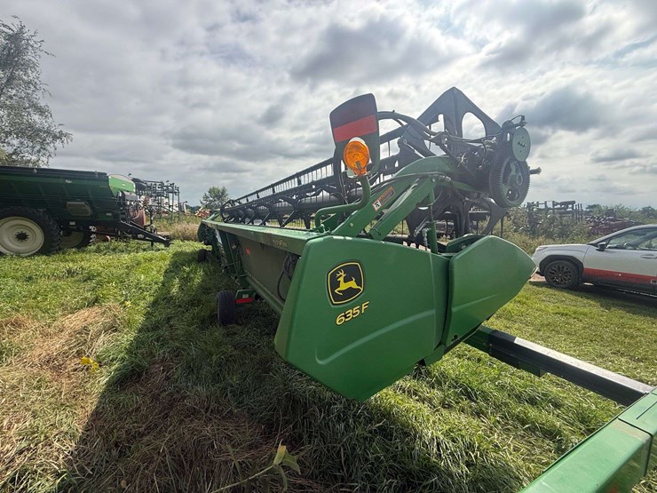2011-john-deere-635f-image-7