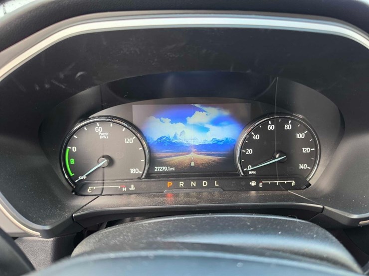 2022-ford-escape-image-16