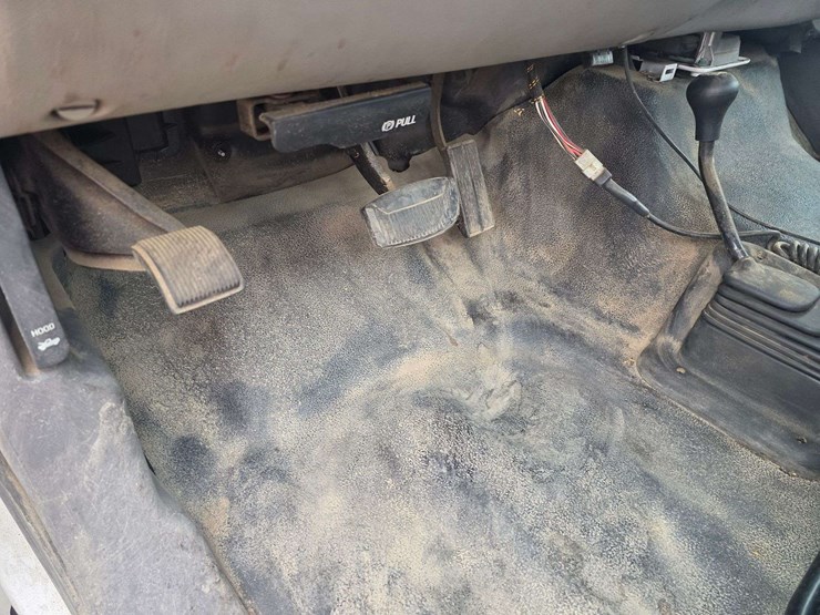 1999-ford-f250-xl-image-38