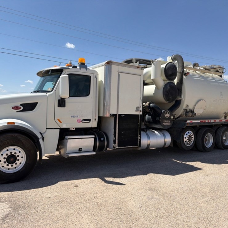 2020 PETERBILT 567