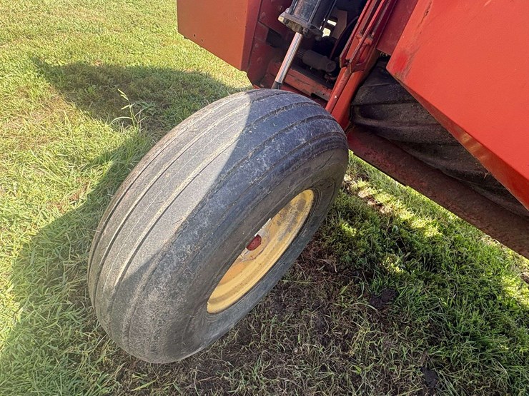 new-holland-1465-image-18