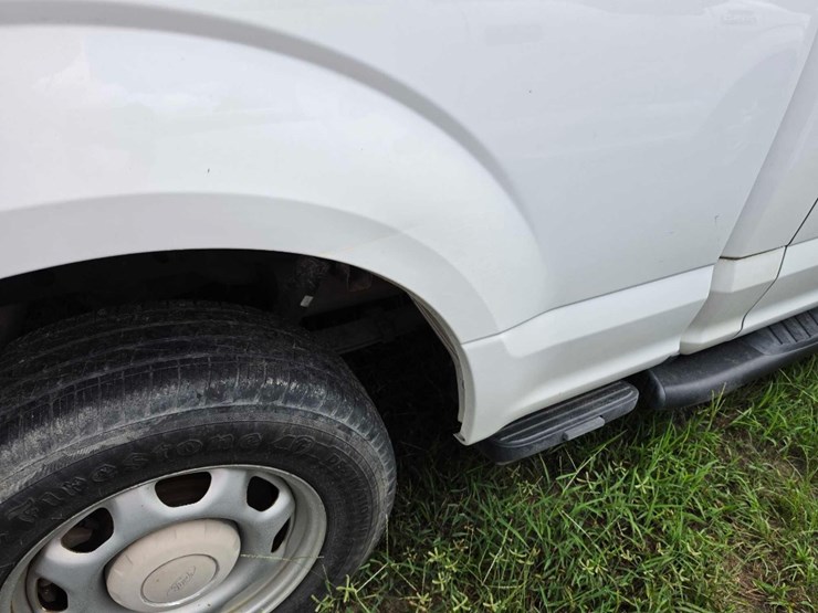 2018-ford-f150-xl-image-7