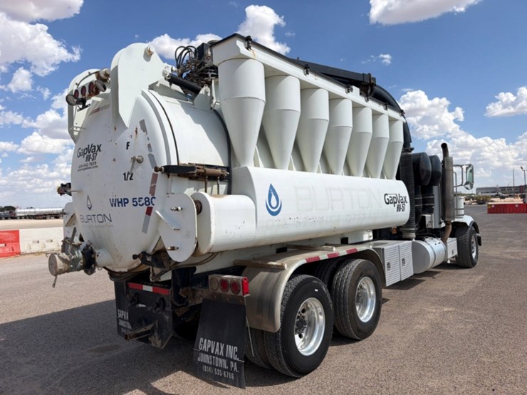 2009-peterbilt-367-image-7