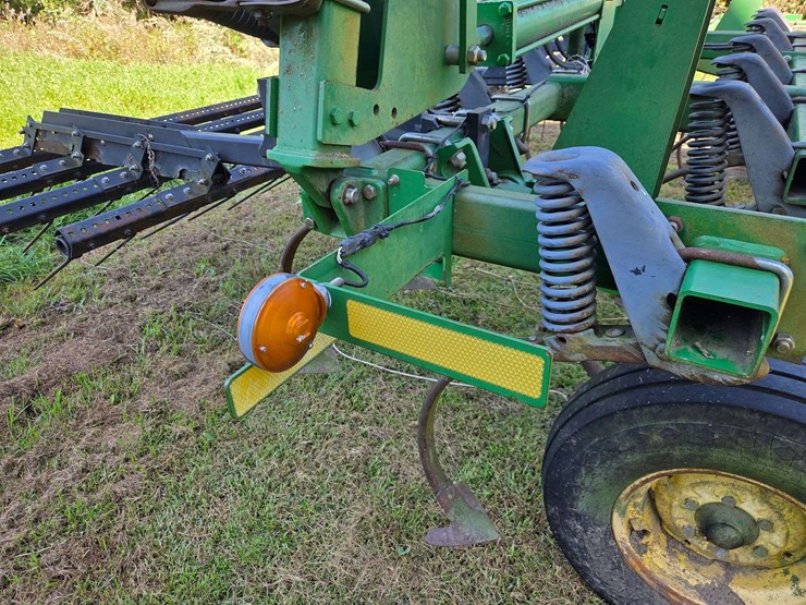 john-deere-2210-image-12