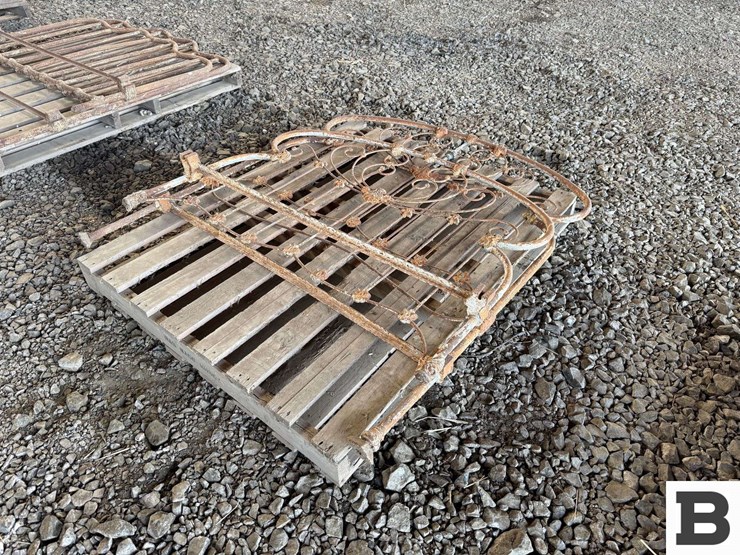 metal-bed-frame-&-footboard-image-1
