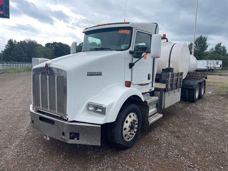 2007-kenworth-t800-image-1