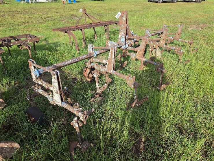 185---12"-spring-shank-cultivator-image-3