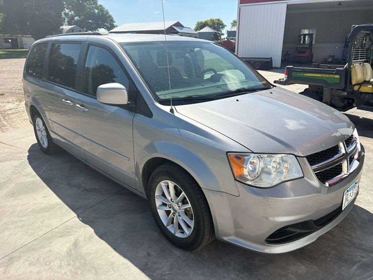 2016-dodge-grand-caravan-sxt-image-7
