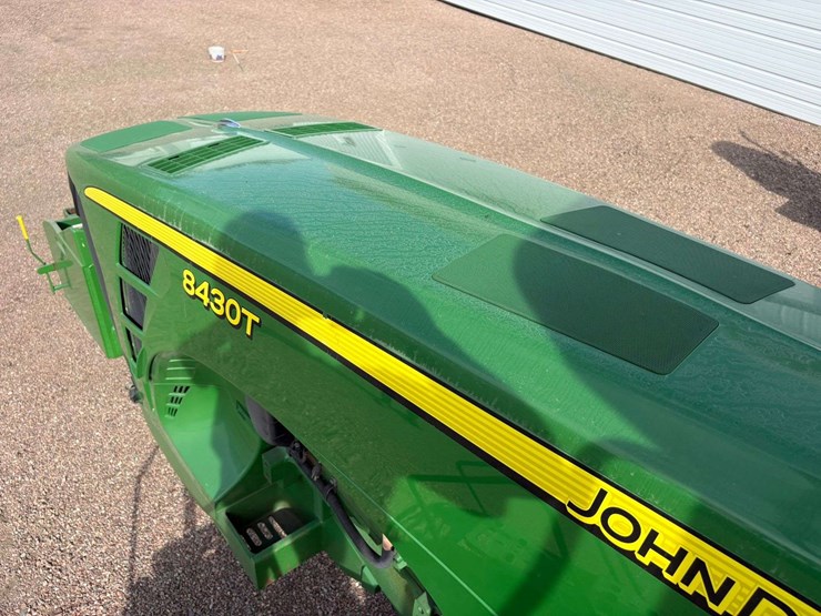 2006-john-deere-8430t-image-46
