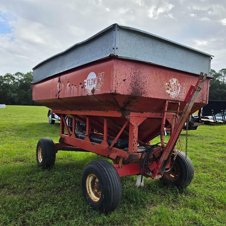 290 - 12' EZ FLOW GRAVITY FLOW WAGON