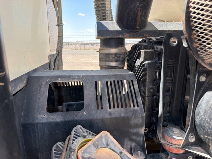2019-peterbilt-567-image-15