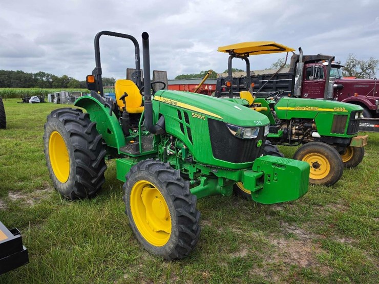 john-deere-5055e-image-1