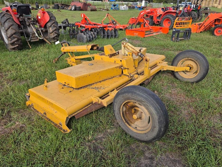 216---woods-c114-9'-pull-type-finish-mower-image-3