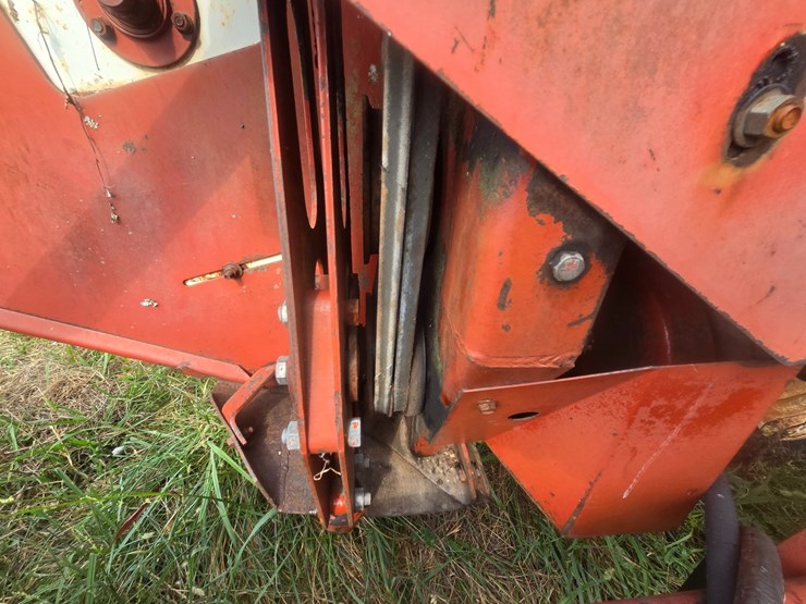 hesston-1091-image-25