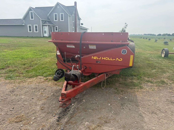 new-holland-155-image-4