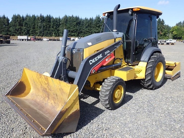 2019-deere-210l-image-1