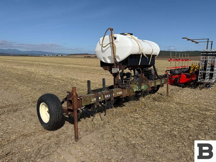 john-deere-7100-image-4