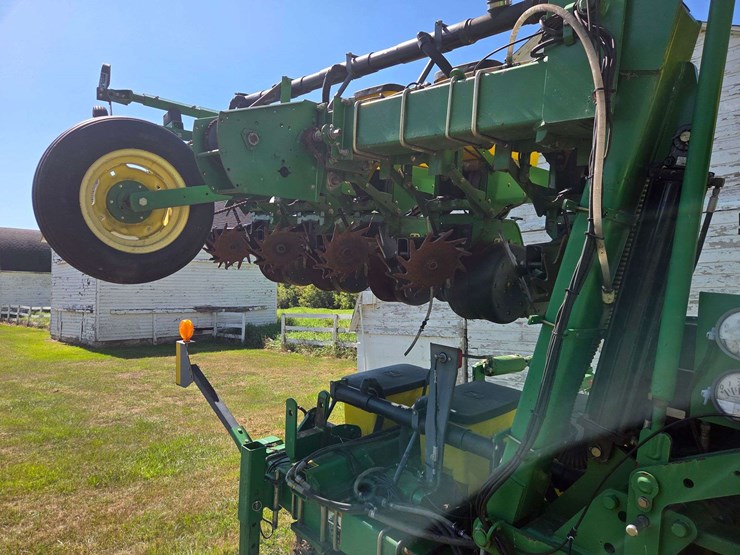 john-deere-1720-image-14