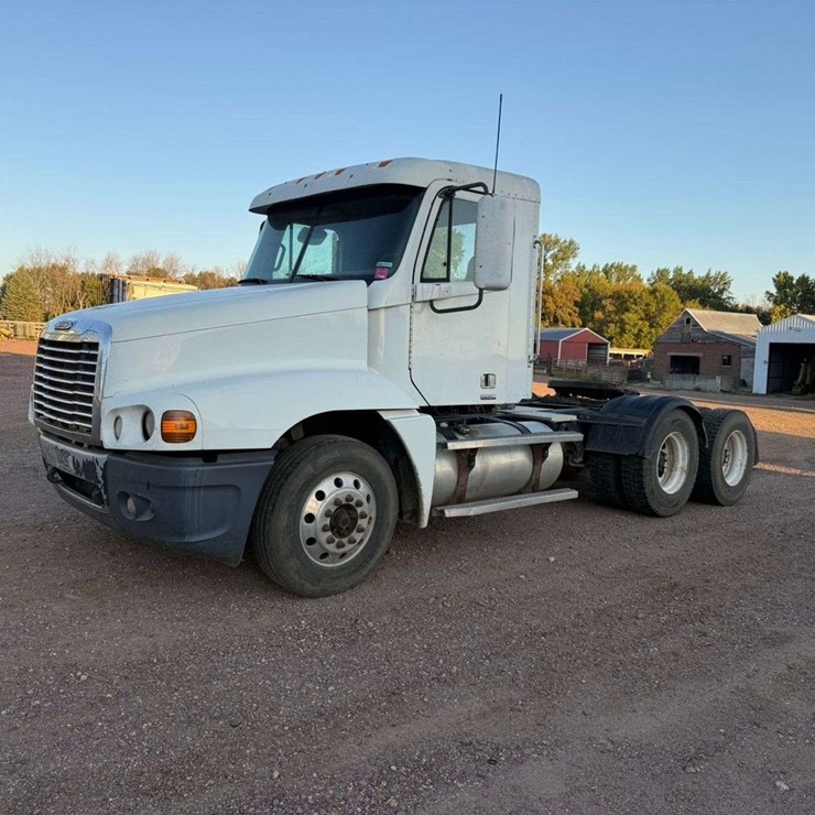 2005 FREIGHTLINER CENTURY 120