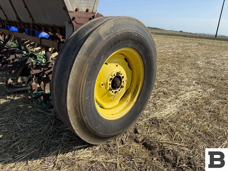van-brunt-grain-drill-image-25