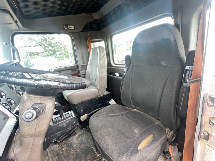 2007-kenworth-t800-image-34