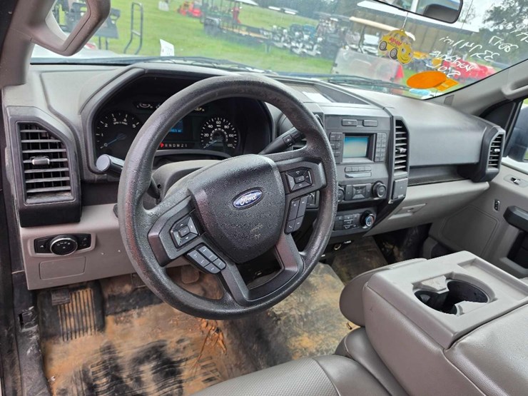 2017-ford-f150-xl-image-11