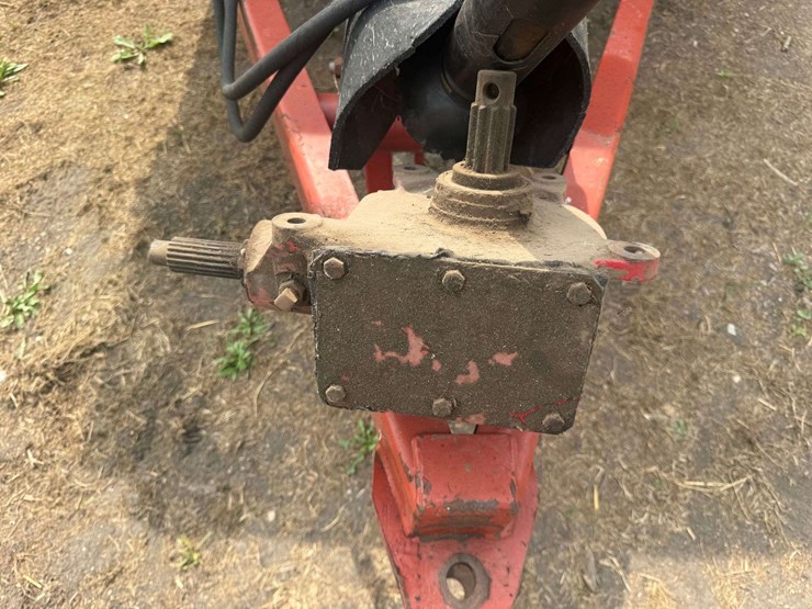 new-holland-165-image-15