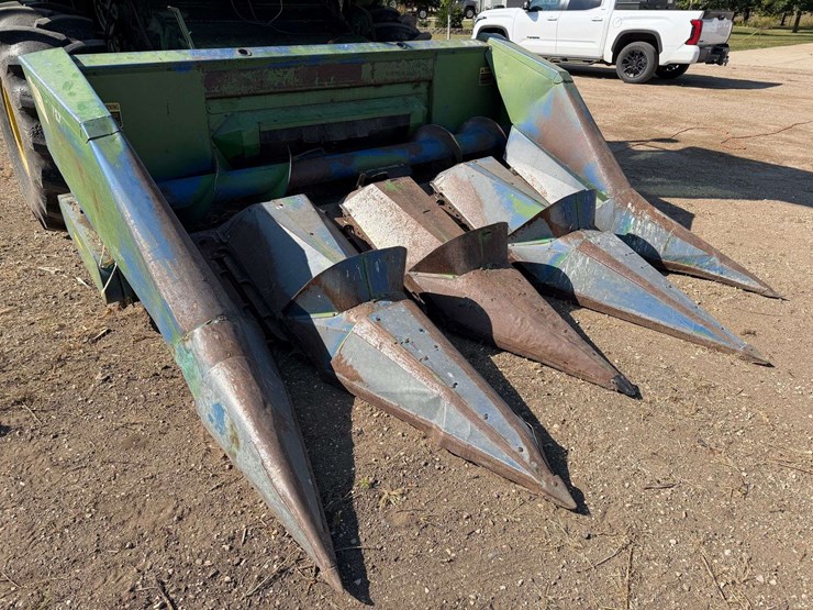 john-deere-444-image-14