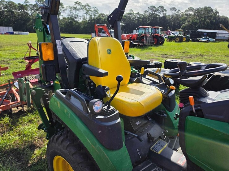 2021-john-deere-2025r-image-8