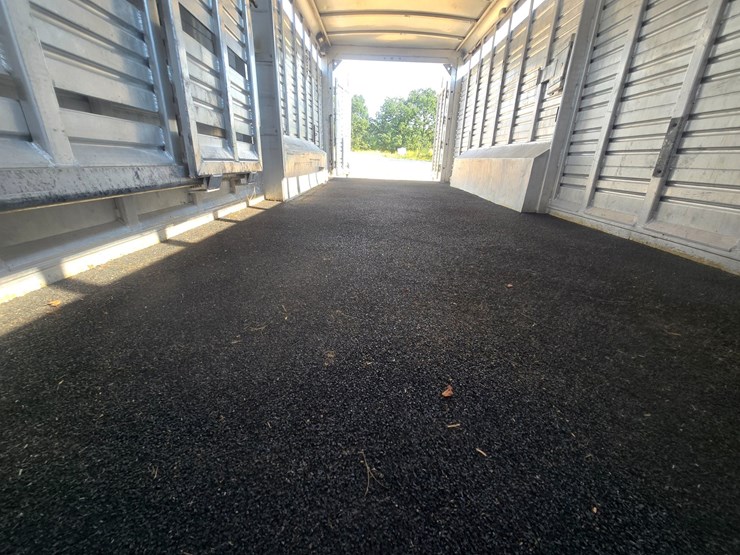 #26361-•-1995-30'-featherlite-trailer-image-35